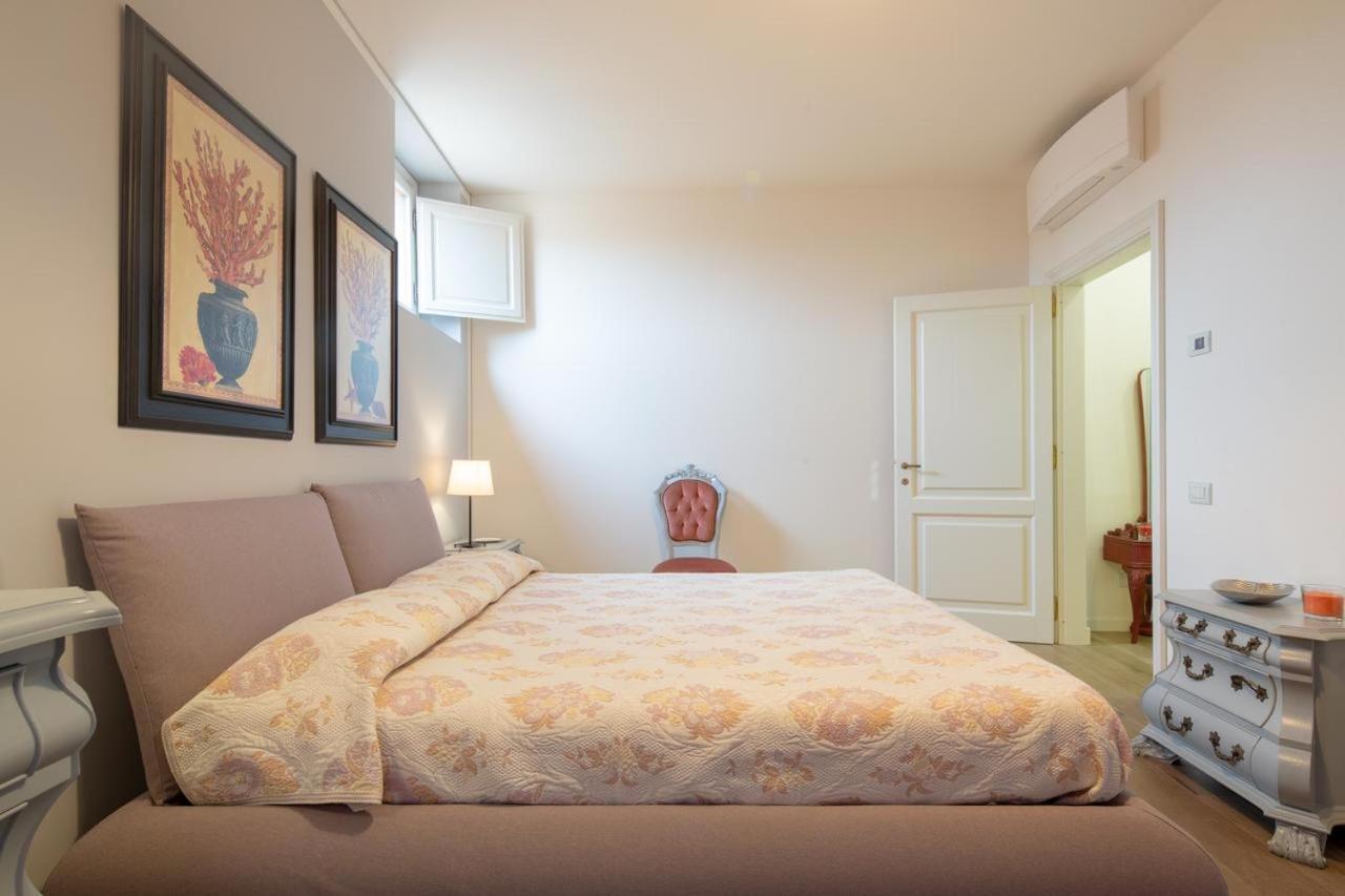Stunning & Luxurious 1br 1 Min Walk By Duomo Apartamento Florencia