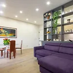 Stunning & Luxurious 1Br Apt 1 Min Walk By Duomo